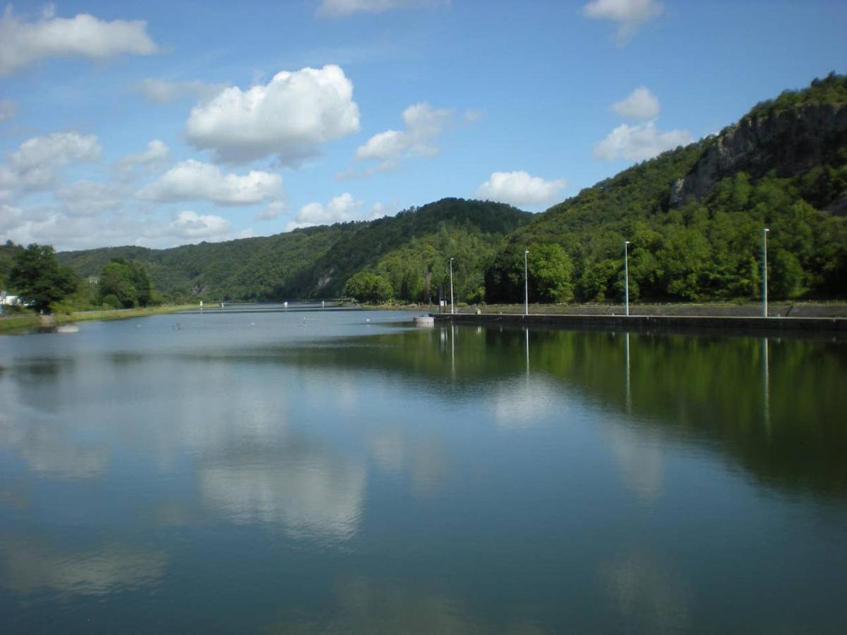 Au Bout Du Monde Villa Waulsort Buitenkant foto