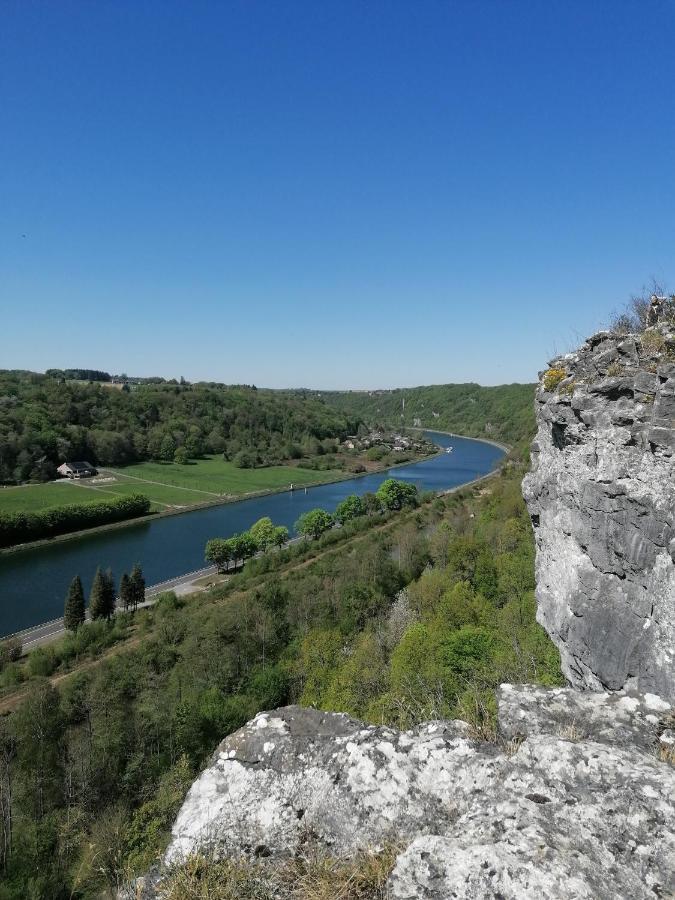 Au Bout Du Monde Villa Waulsort Buitenkant foto